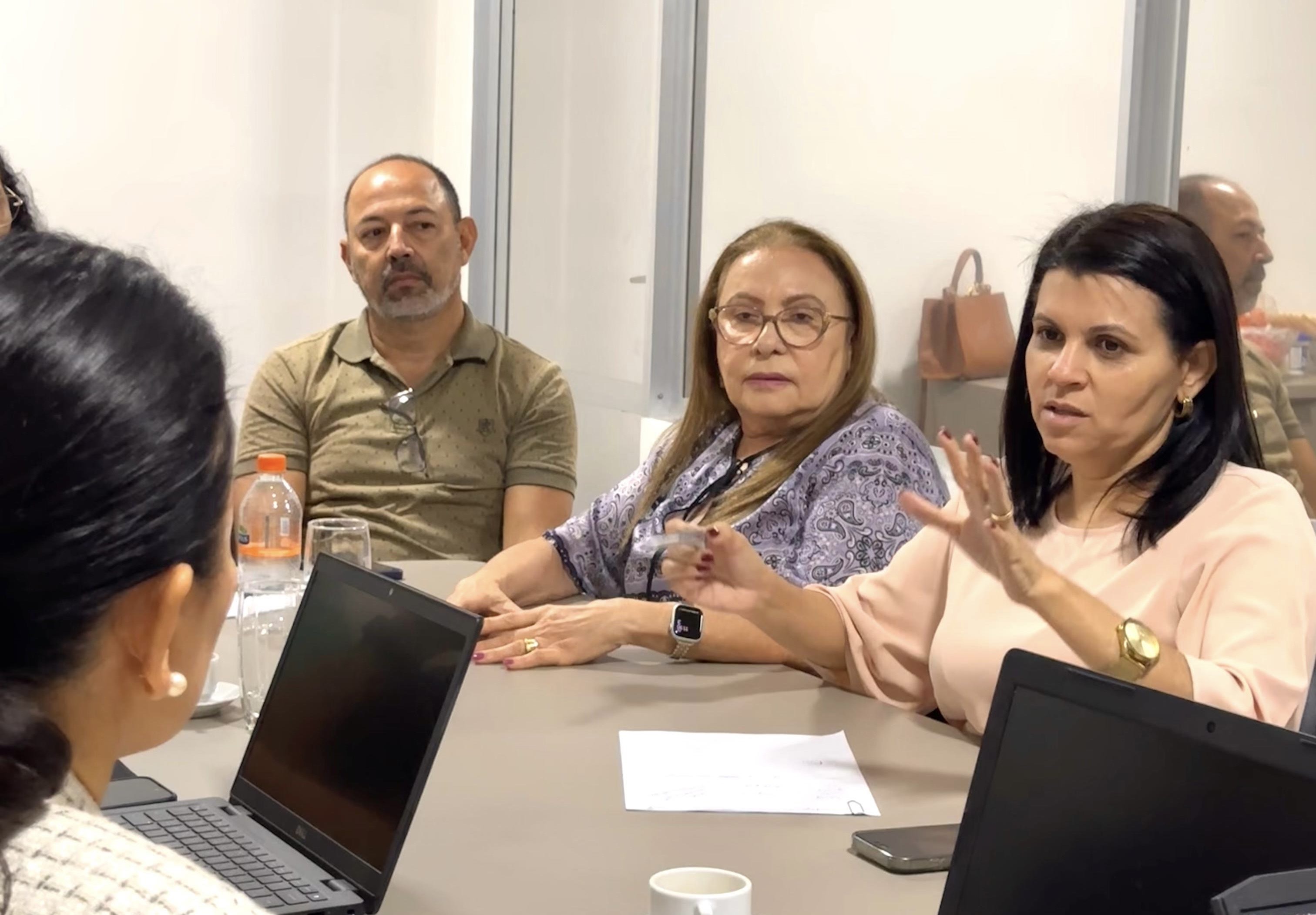 TRANSIÇÃO: Michele Ribeiro participa de encontro de planejamento com atual gestão em Lagoa Seca